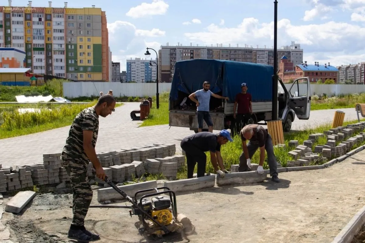 В Кургане приступили к восстановительным работам в парке, пострадавшем из-за дождей и подтопления