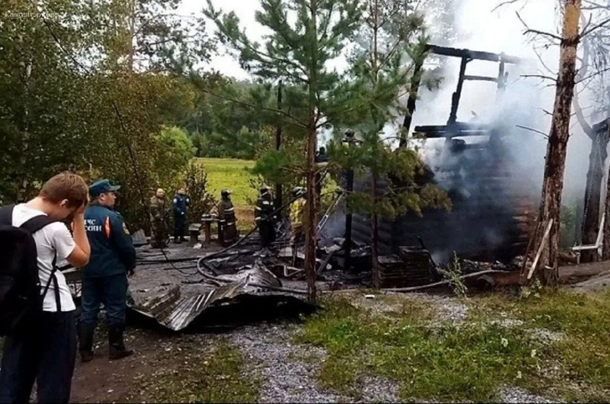 В Челябинской области погиб ребенок, не успевший выбежать из горящей бани