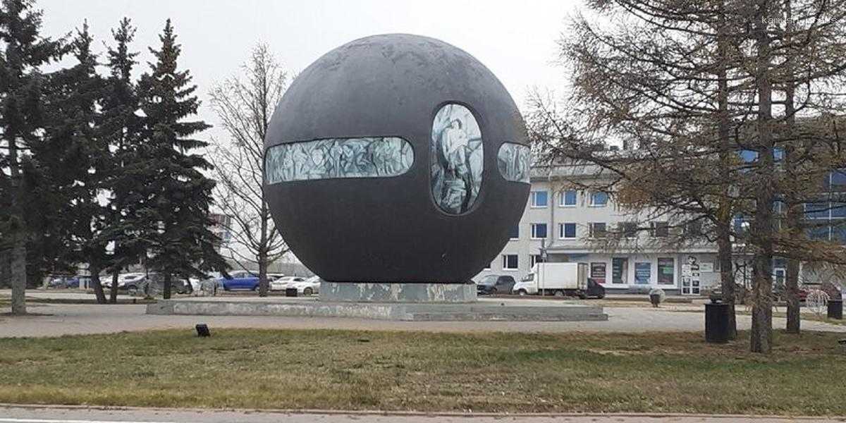 В Омске макет шара «Держава» заменят на скульптуру спустя почти 30 лет