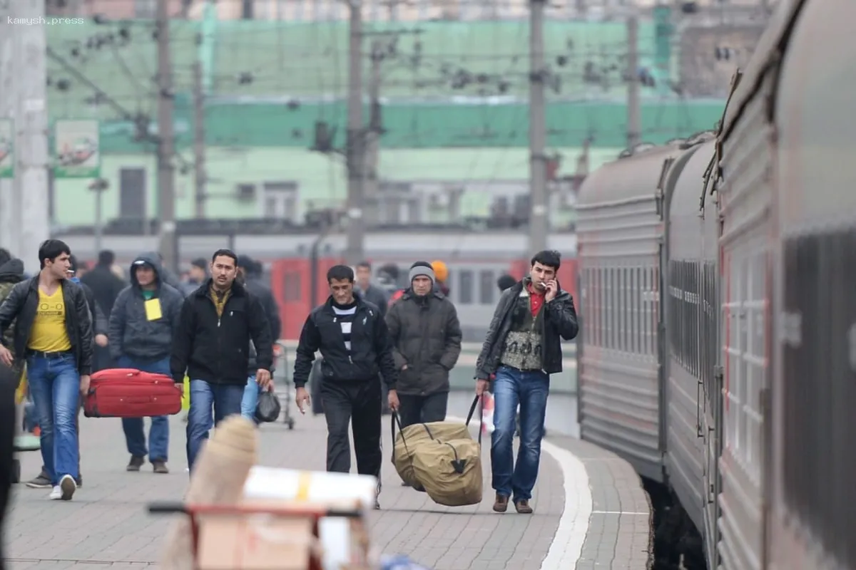 ФСБ пресекла деятельность группы по незаконной переправке мигрантов в Екатеринбурге