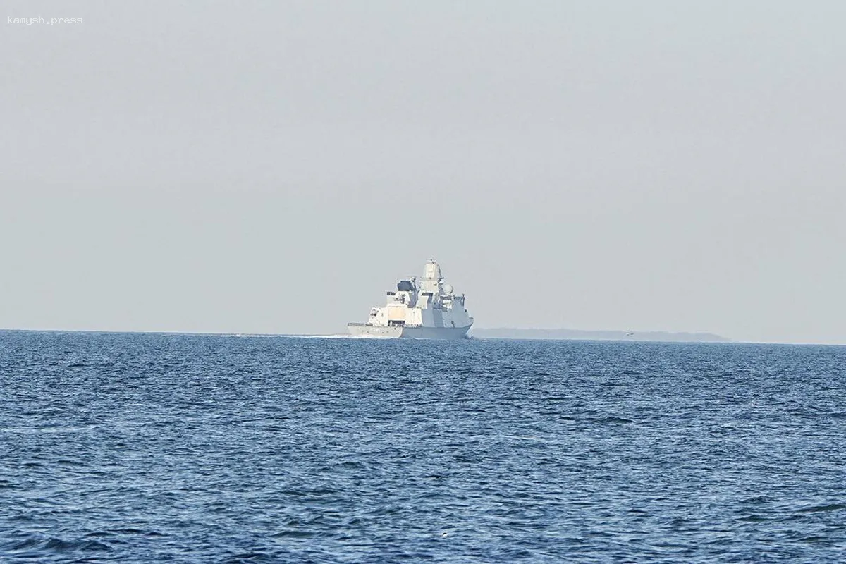 В Аденском заливе неизвестные атаковали торговое судно