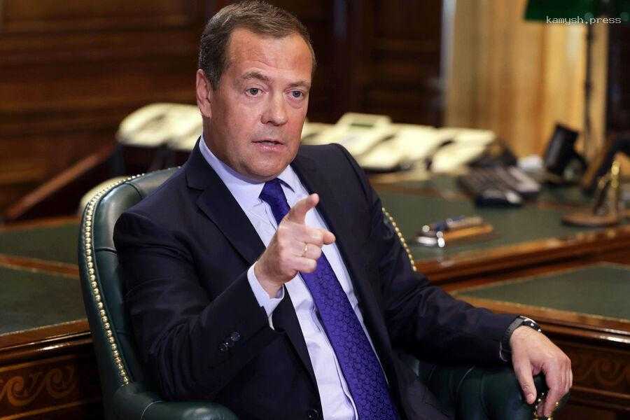 Дмитрий Медведев не стал исключать возможность ядерного удара