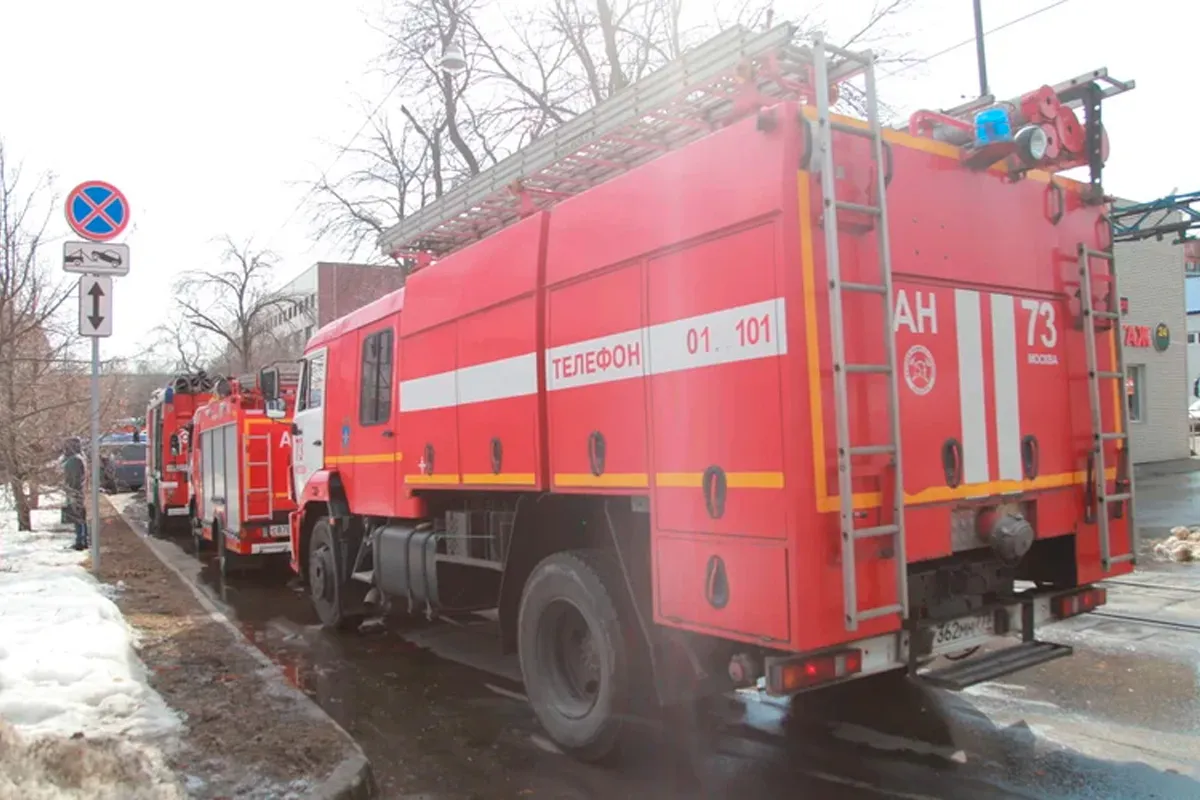 В Подольске потушили крупный пожар в школе