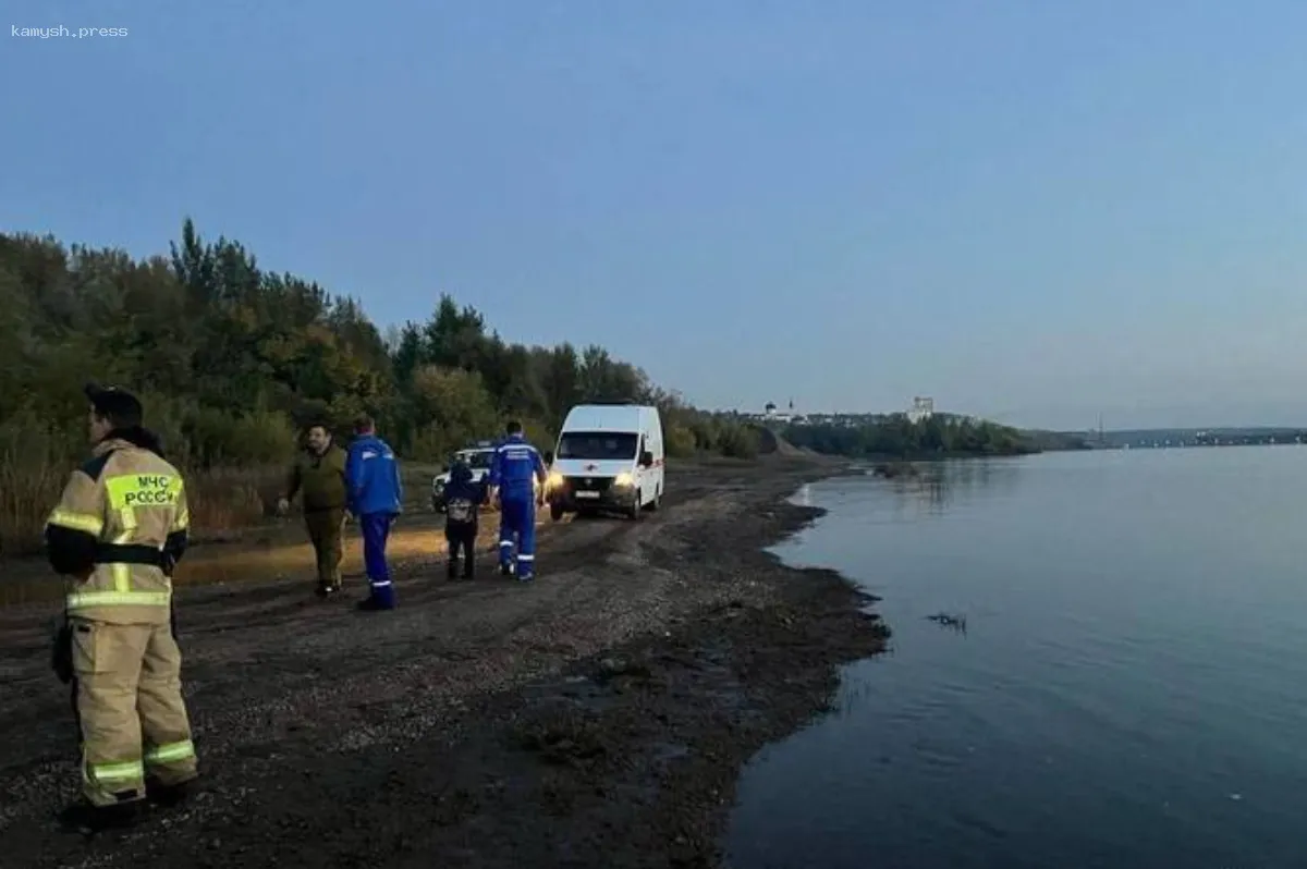 В Башкирии автомобиль с пятью людьми ушел под воду