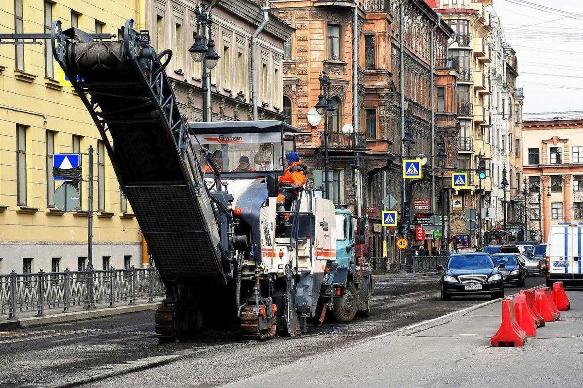 Появился список улиц Петербурга, которые с 25 мая перекроют на ремонт