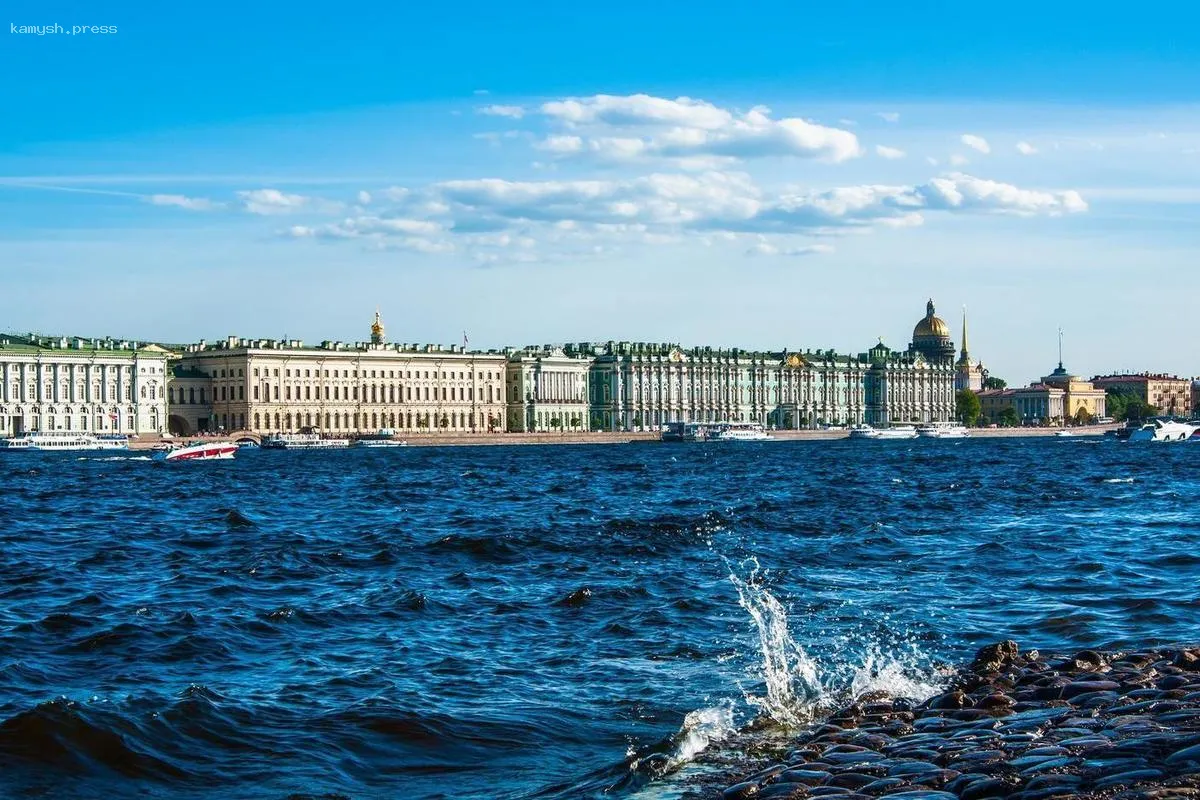 Тело мужчины без ног обнаружили в реке в Петербурге