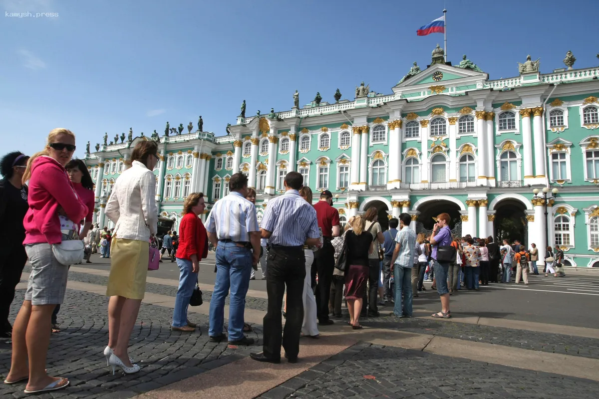 Смольный: В 2024 году Петербург посетило на 20% больше туристов, чем в 2023 году за тот же период