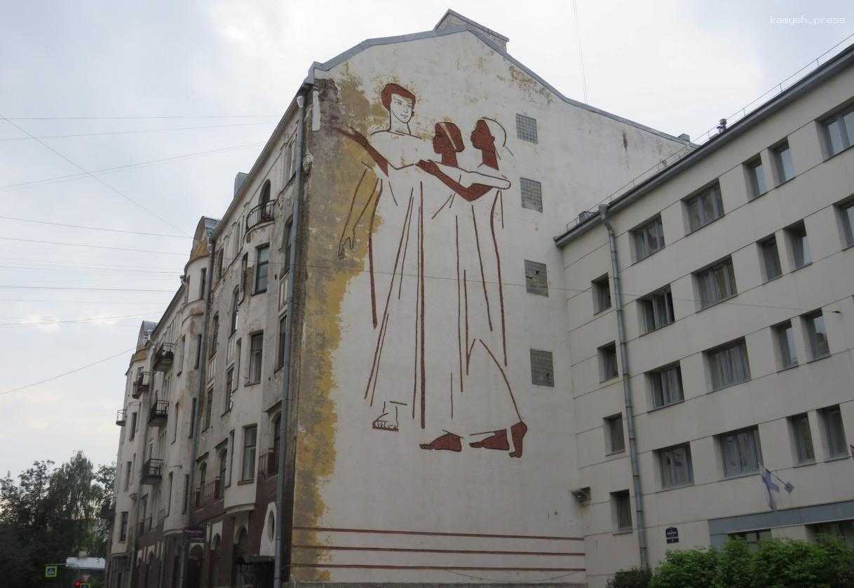 Судьбы памятников монументального искусства СССР обсудили в петербургском Союзе художников