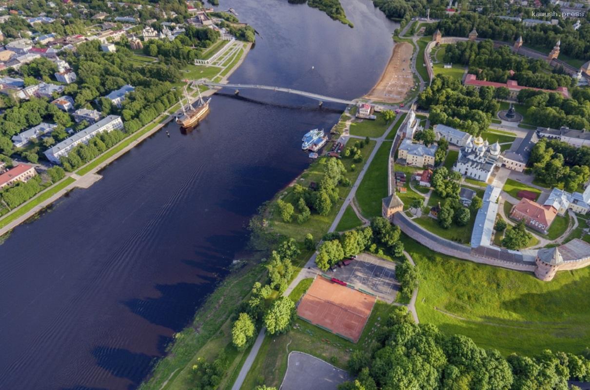 В Великом Новгороде 4 студента из Индии утонули в реке Волхов из-за сильного течения
