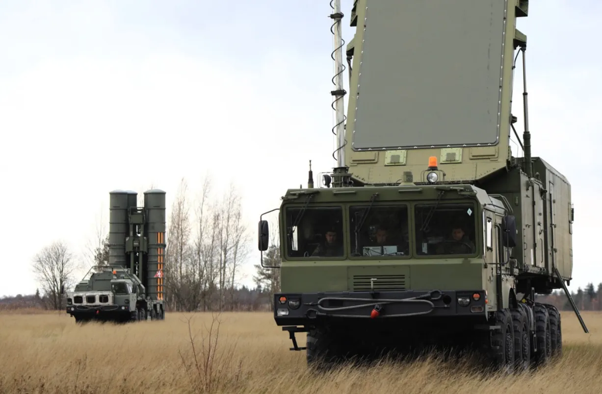 В Минобороны сообщили о переброске военной техники в Курскую область