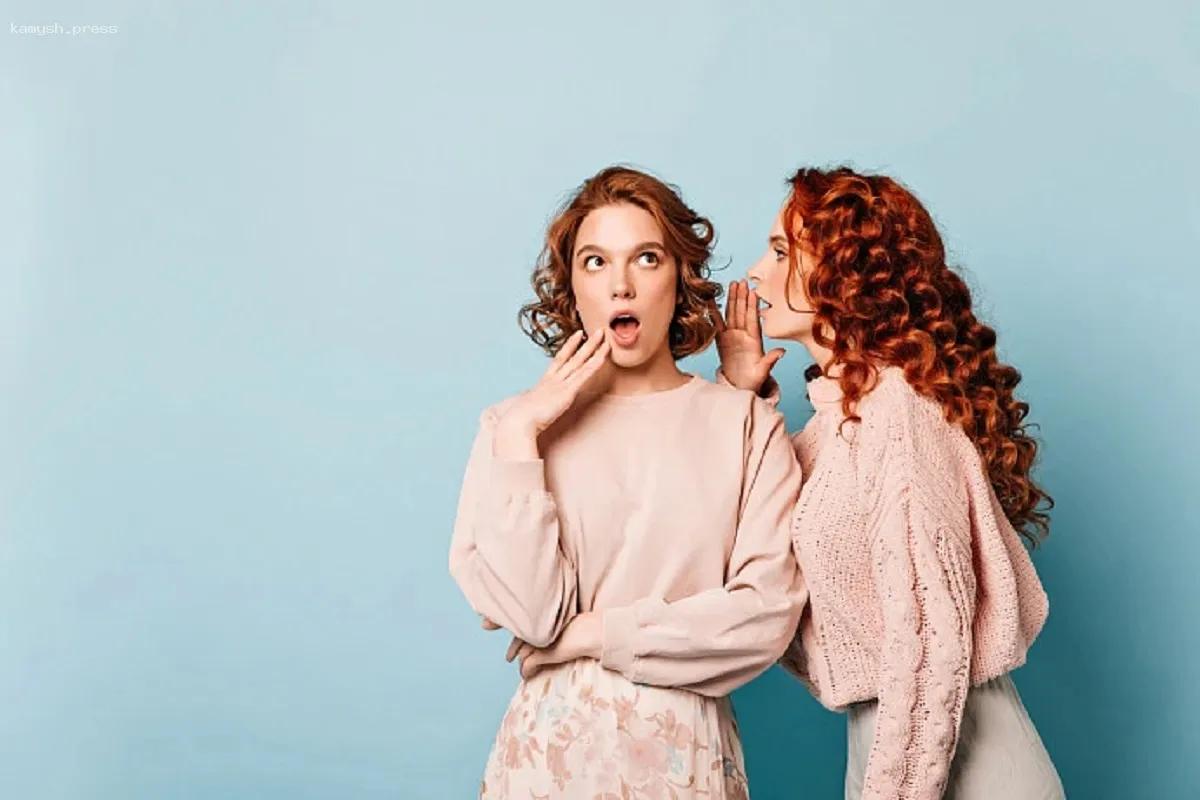 Психолог Прудкая объяснила интерес людей к чужой жизни