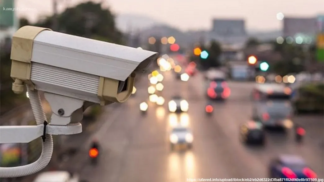 В Екатеринбурге появятся камеры, фиксирующие не пристегнутый ремень и разговор по телефону
