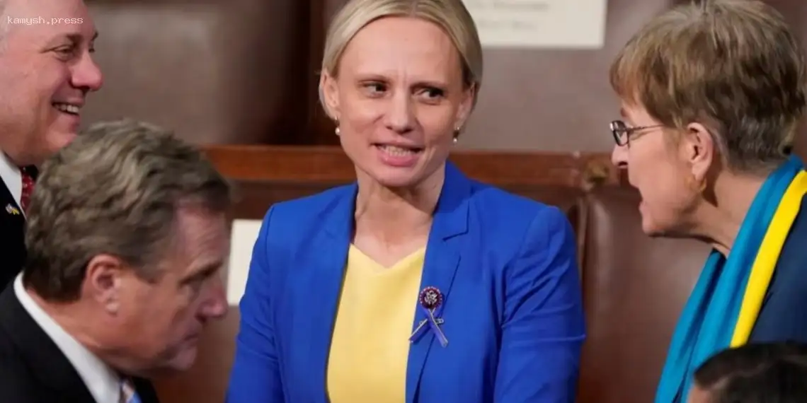Конгрессвумен Спартц предупредила, что украинцы рискуют утратить территорию при переизбрании Зеленского
