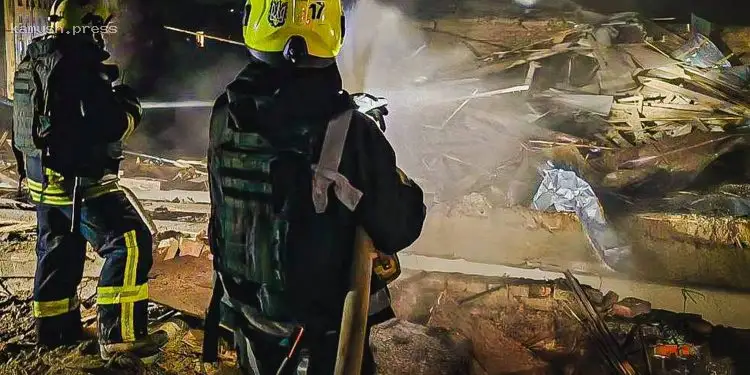 Облпрокуратура и ГСЧС показали последствия массированной атаки «Шахедов» на Харьков (ФОТО и ВИДЕО)