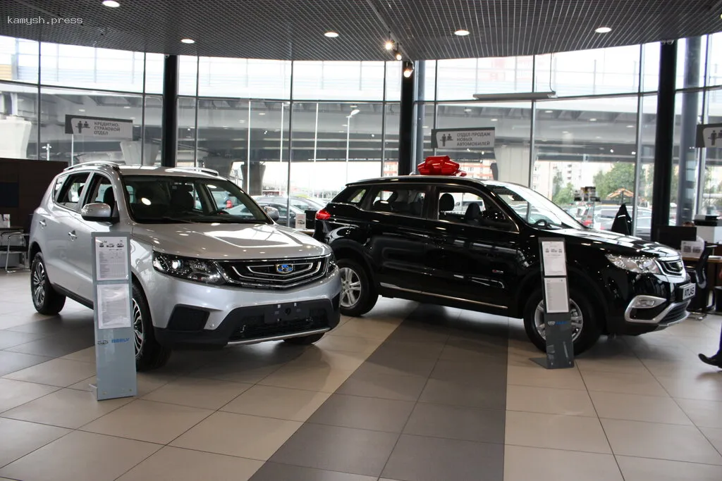 Эксперт Попов рассказал о причинах падения цен на машины в РФ