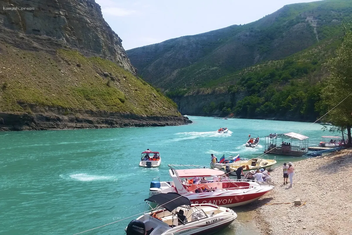 В Дагестане владельцы туристических катеров обязаны получить лицензию