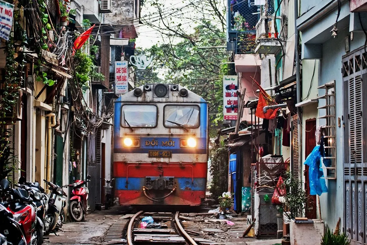 Знаменитая «железнодорожная улица» в Ханое закрыта для посетителей