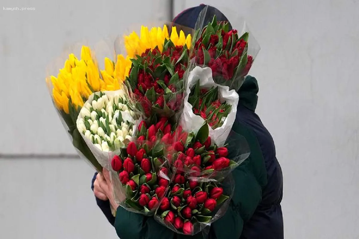 Новосибирцам напомнили о том, что выходного в честь 8 марта не будет