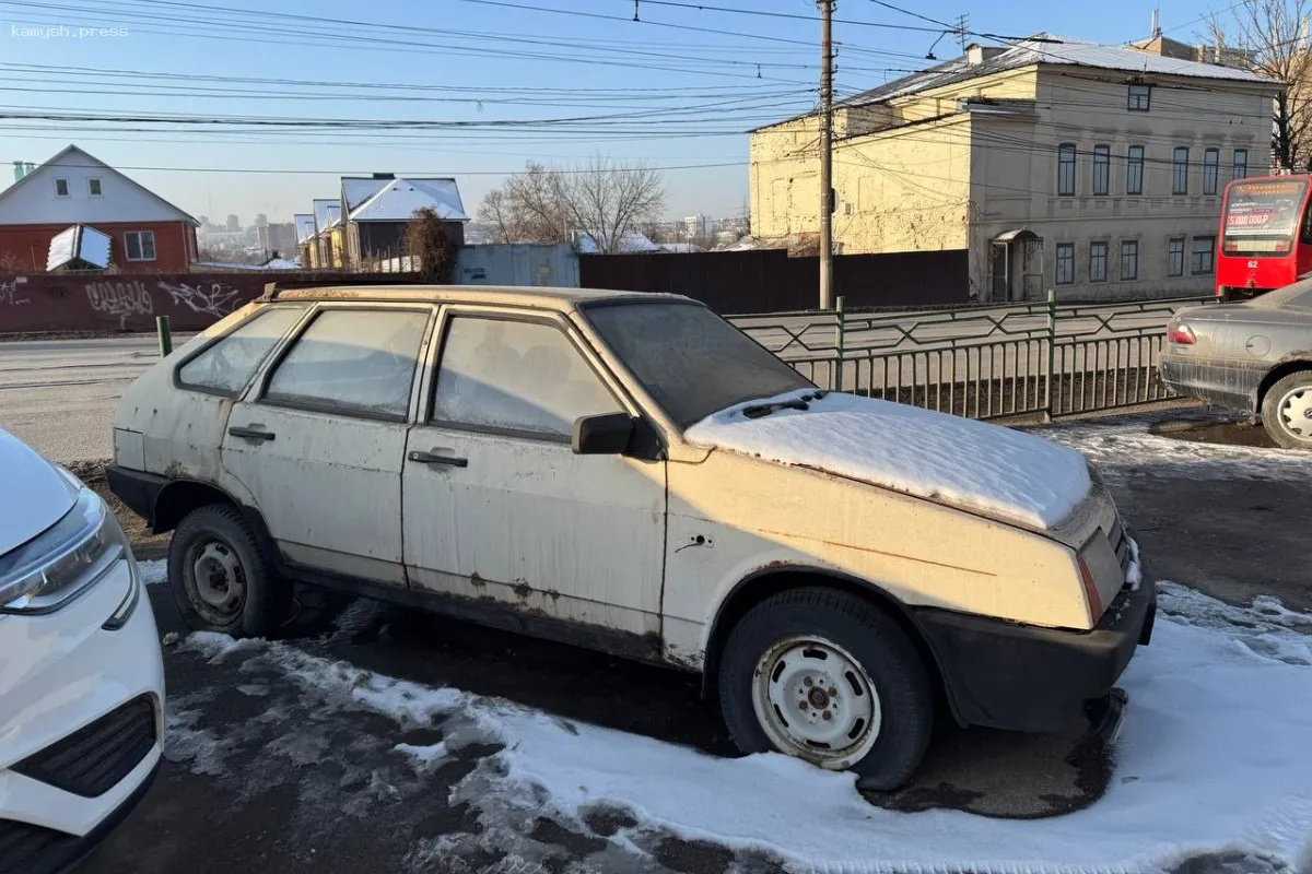 Определены ответственные за удаление заброшенных автомобилей в Туле