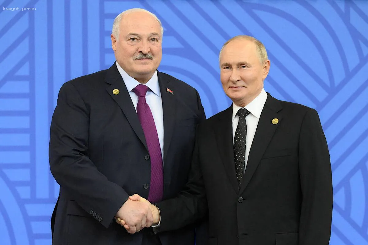 Лукашенко обратился к Путину с просьбой о строительстве второй АЭС в Белоруссии