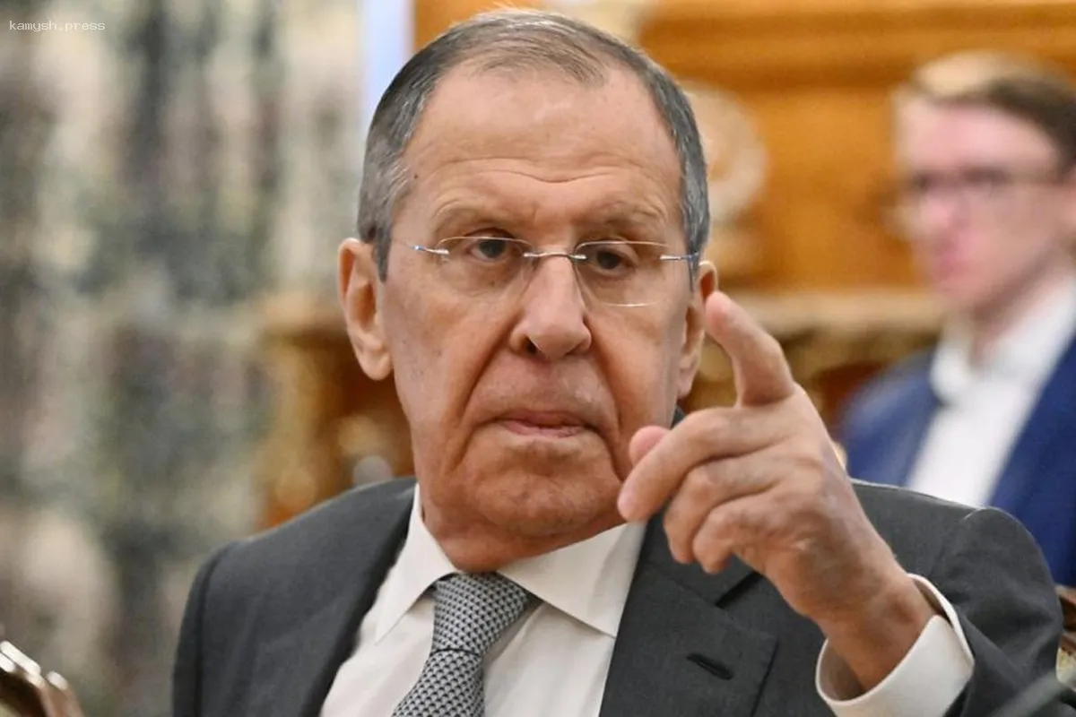 Лавров потребовал показать документ, позволяющий использовать доходы с российских активов