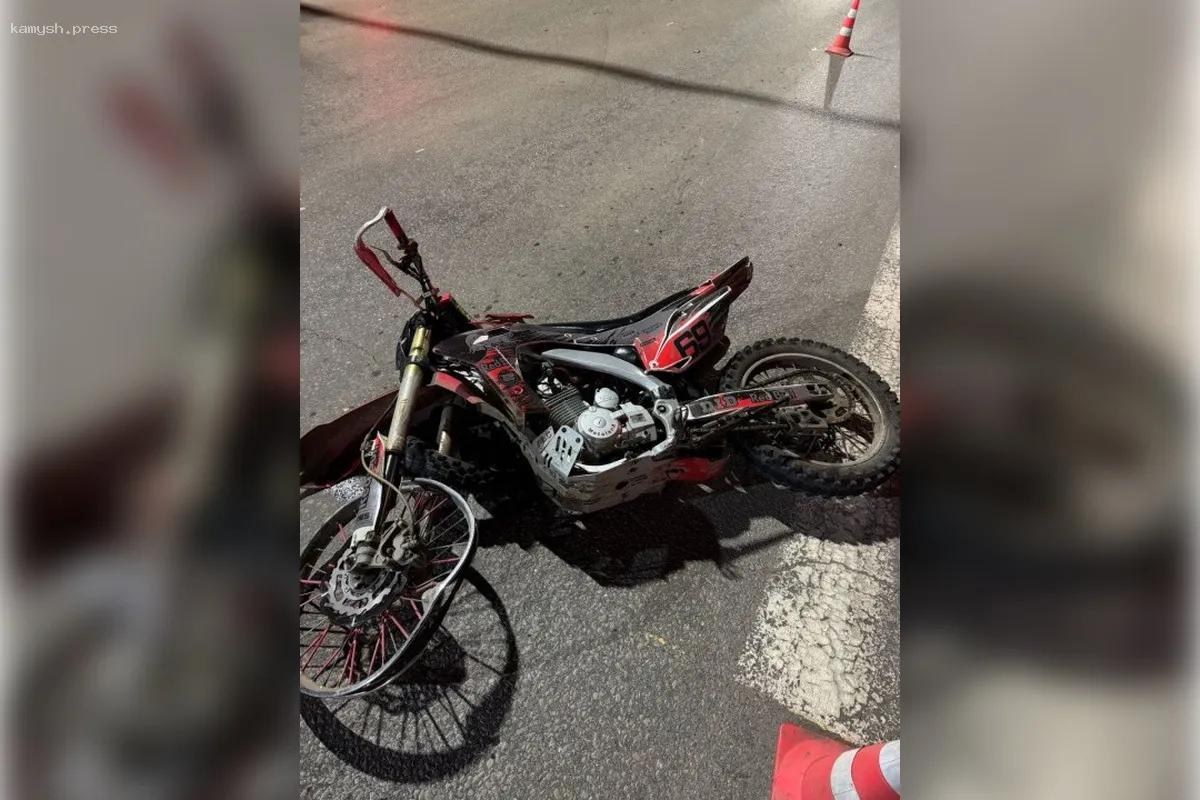 В Липецкой области автомобиль Kia Rio столкнулся с мотоциклом, на котором ехали подростки