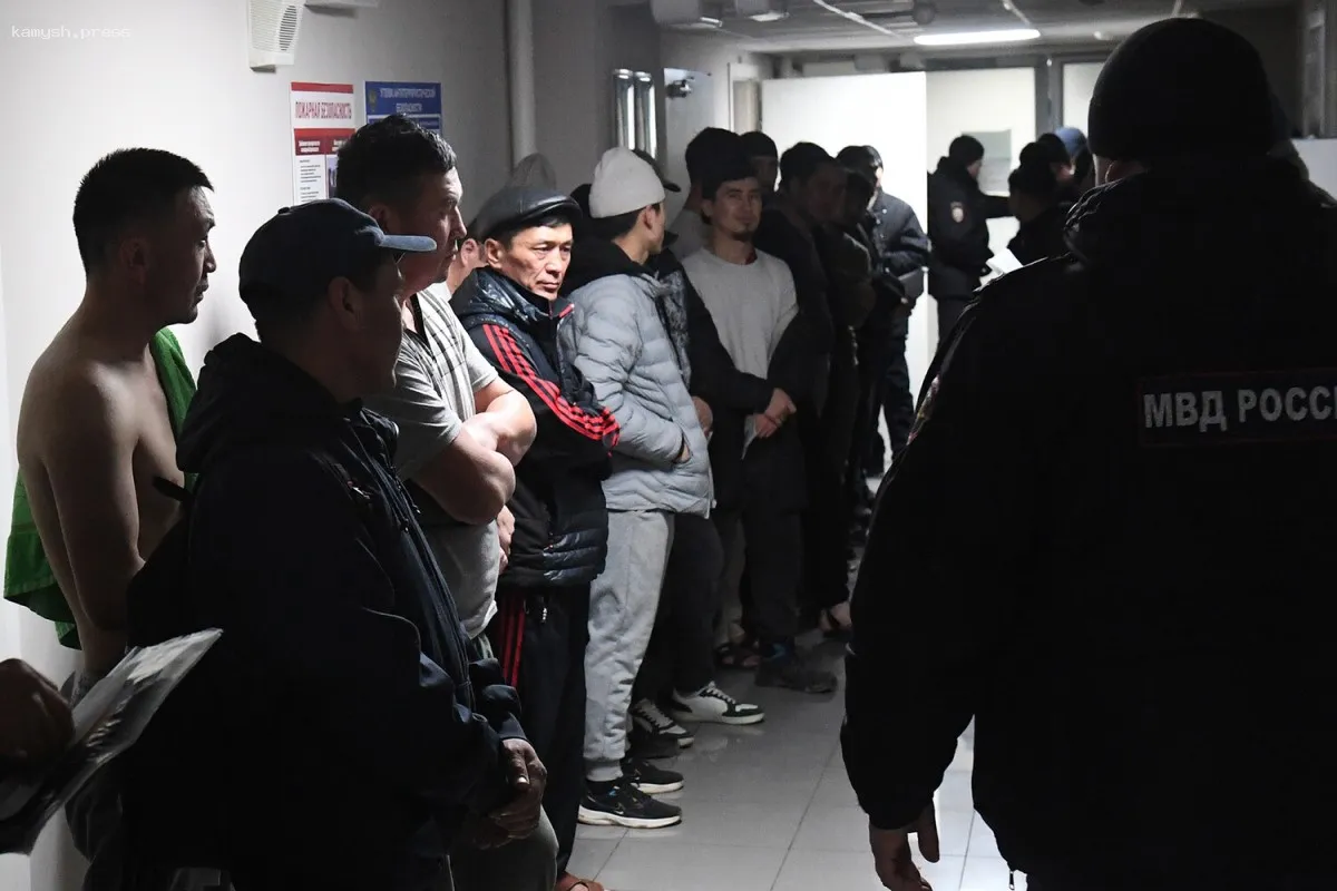 В Госдуме предложили увеличить налог для мигрантов до 30%