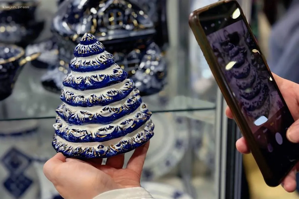 Выставка «Гжельское искусство» в Кремле продлена до весны