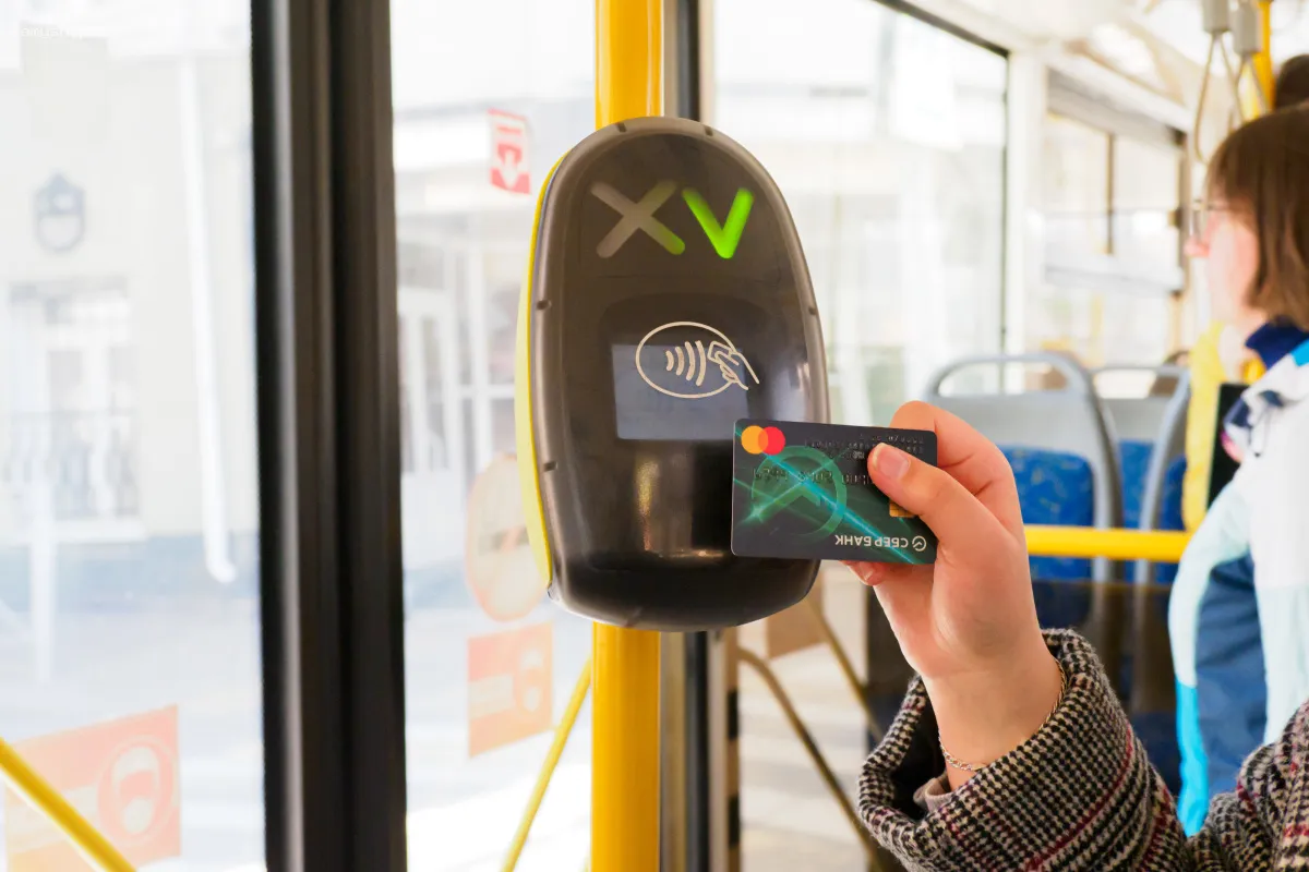 В Казани начали штрафовать безбилетников через портал Госуслуги