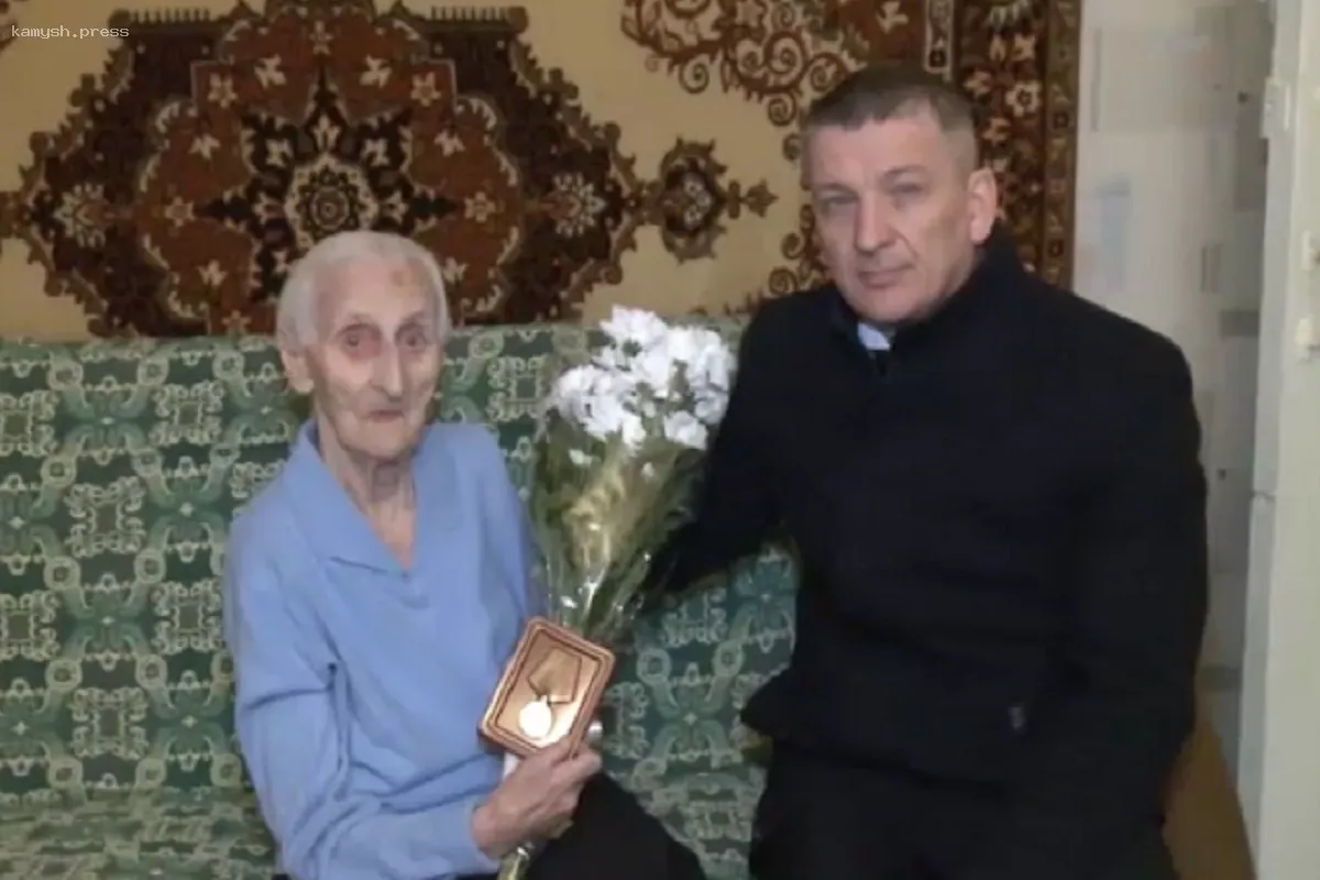 В Ярославле ветеранам ВОВ начали вручать медали «80 лет Победы»