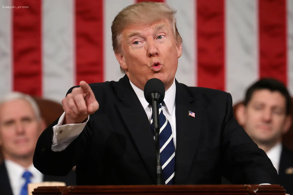 Демократ Эл Грин попытался прервать речь Дональда Трампа