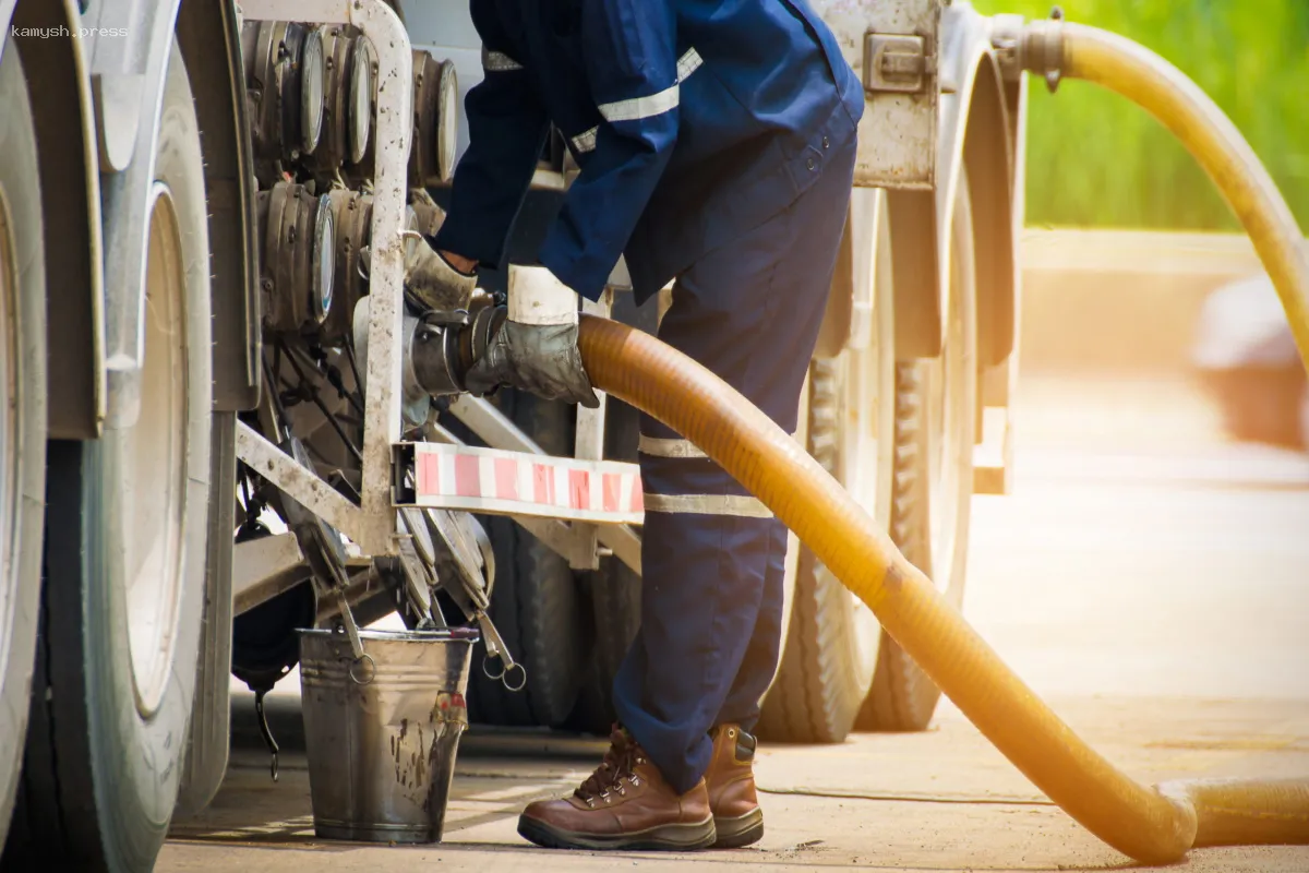 В Новосибирске закрыли опасную контейнерную автозаправку после прокурорской проверки