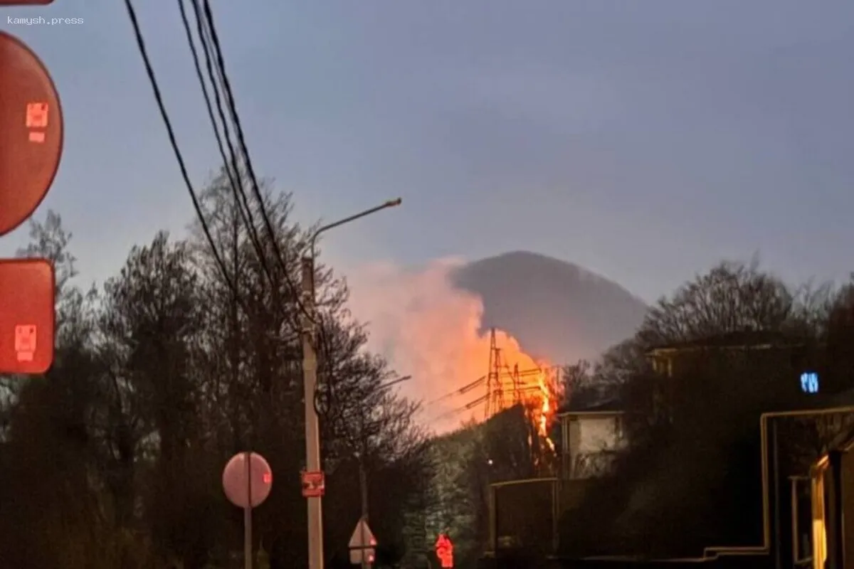 Авиация подключилась к тушению лесного пожара в Верхне-Сочинском лесничестве