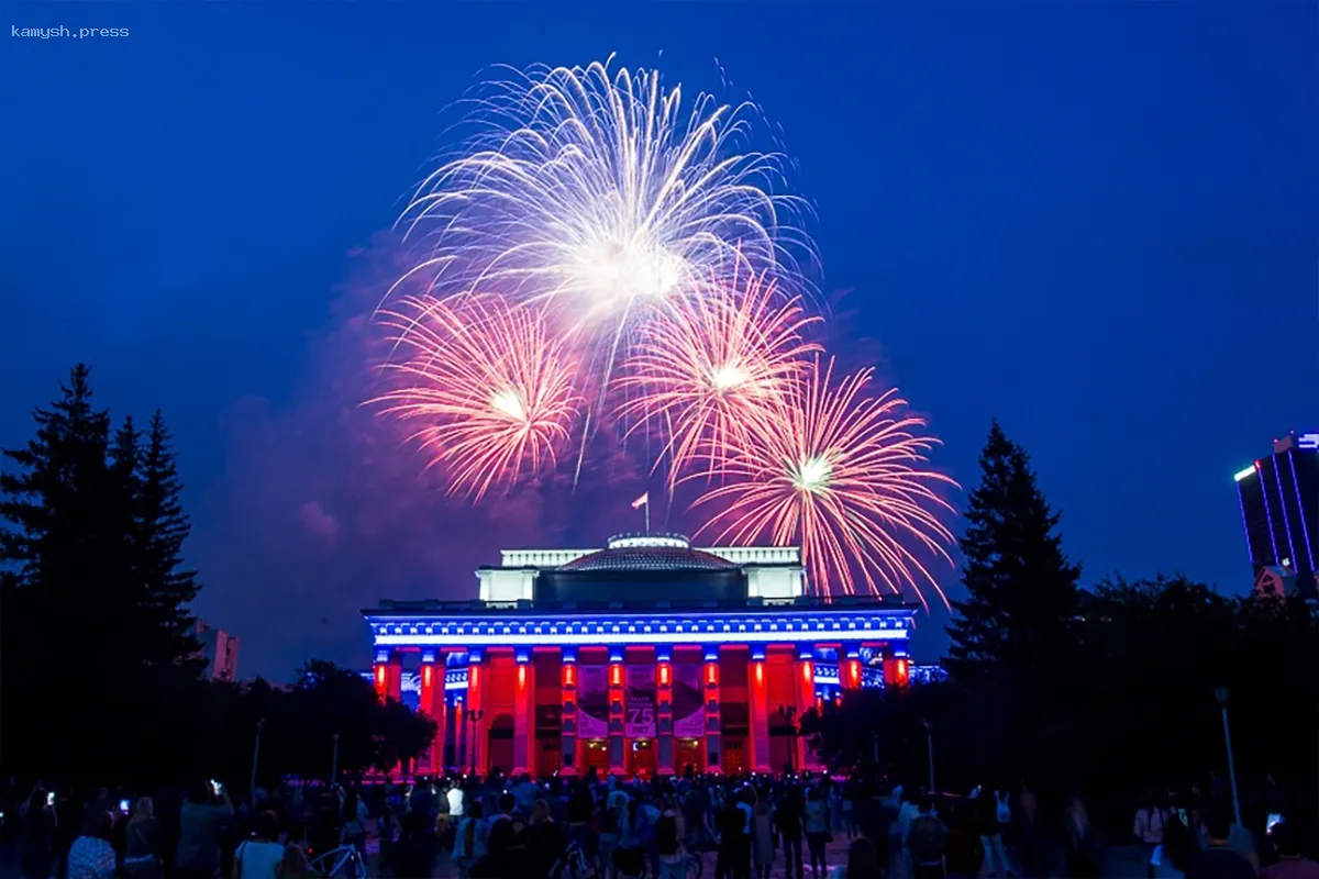 В Новосибирске на 9 мая запланирован праздничный фейерверк и салют