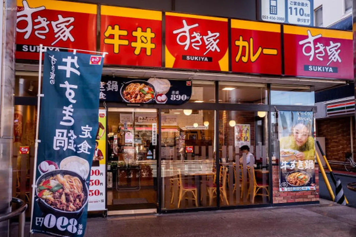 Акции японского ресторанного холдинга обрушились после инцидента с крысой в супе