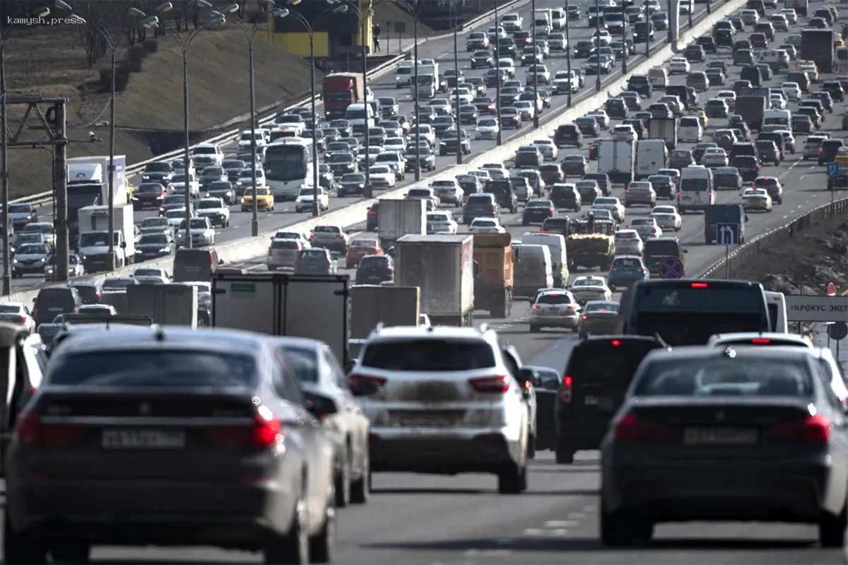 Эксперт Балабас рассказал, почему бензиновые автомобили лучше всего подходят для России