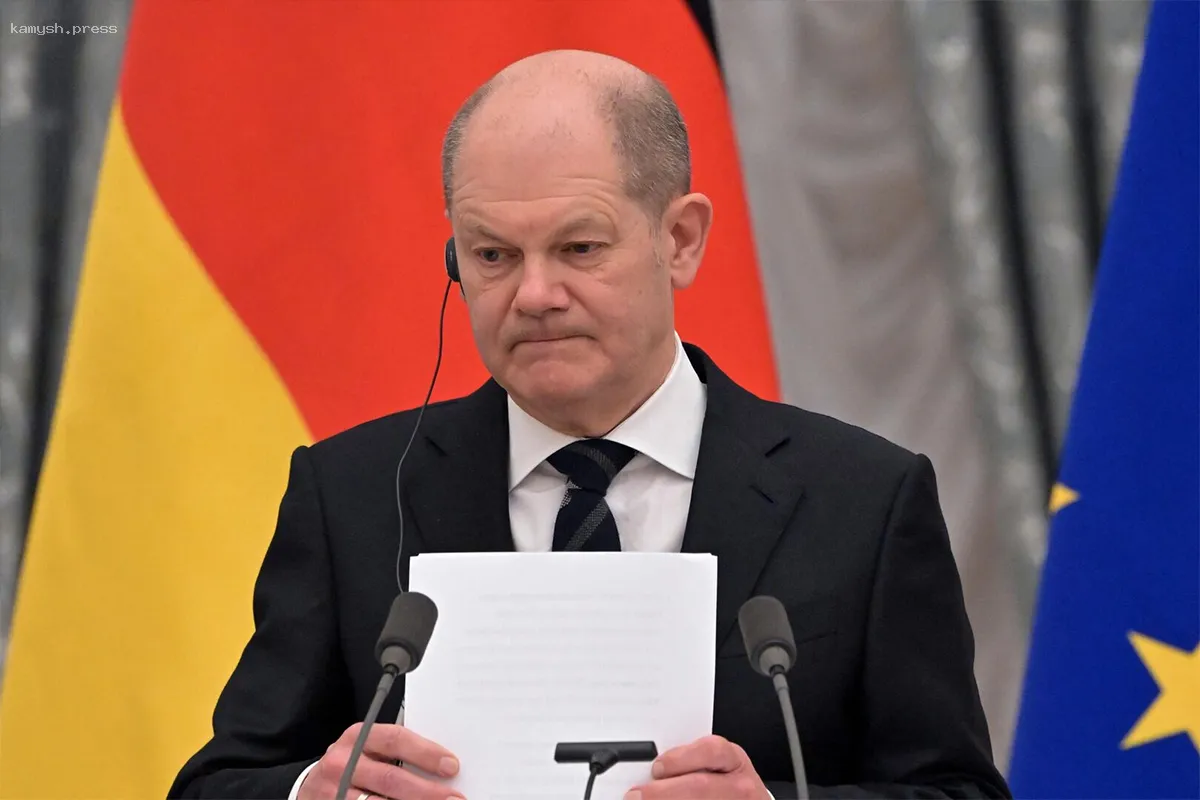 Шольц получил свидетельство об увольнении