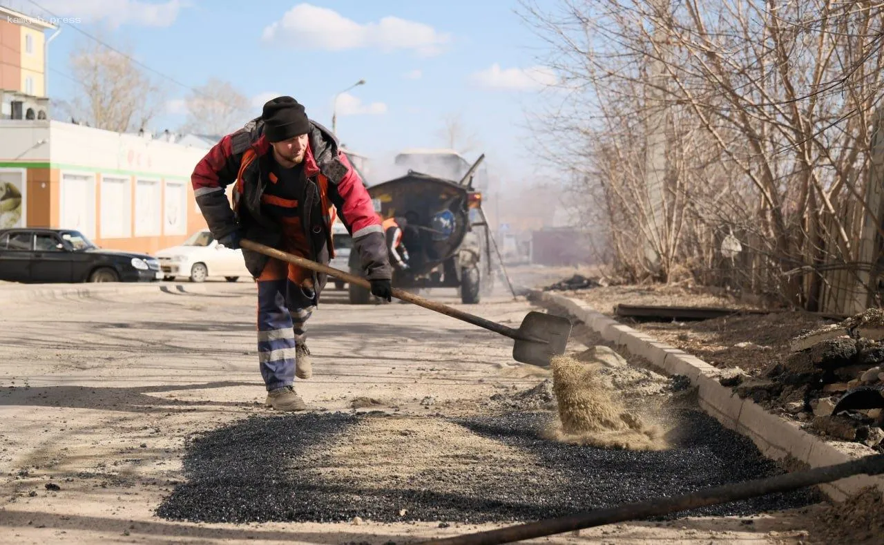 Глава Иркутска Руслан Болотов: Открытие асфальтобетонного завода позволит улучшать около 1000 кв.м дорожного покрытия ежедневно