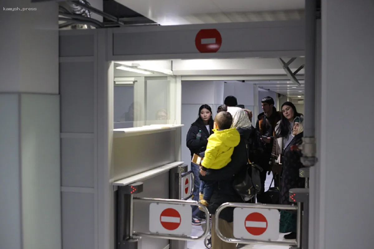 С начала года из Новосибирской области выдворили 368 мигрантов под охраной