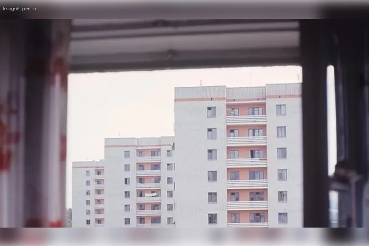 В Петербурге 6-летний мальчик выпал из окна без присутствия матери