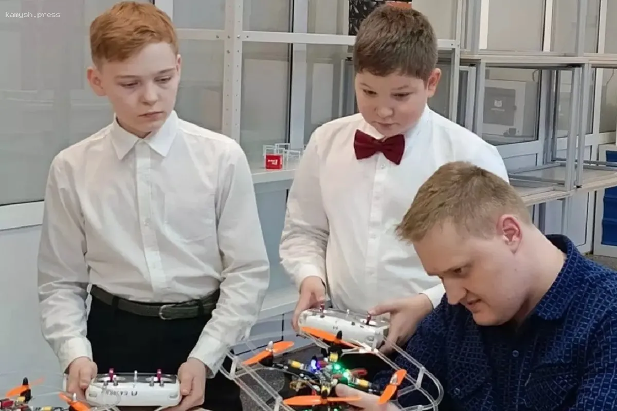 Челябинский завод обучает школьников созданию дронов