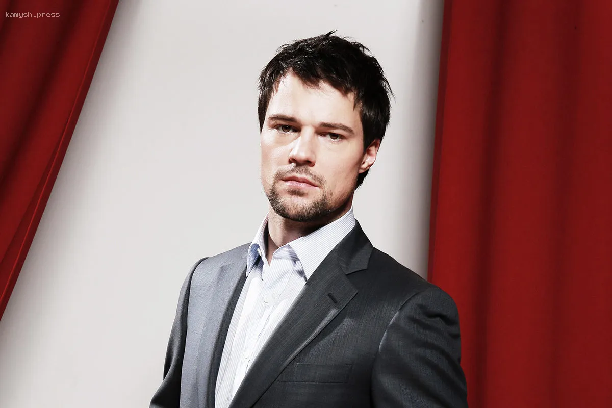 Я остался: Данила Козловский одержал победу в суде против политика Виталия Бородина