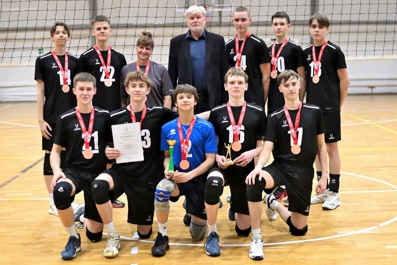 Волейбольная команда спортшколы «Ивантеевка» из Пушкинского округа заняла третье место на Чемпионате Московской области