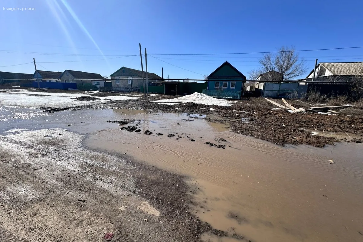 В пяти районах Саратовской области объявлен режим повышенной готовности из-за наводнения