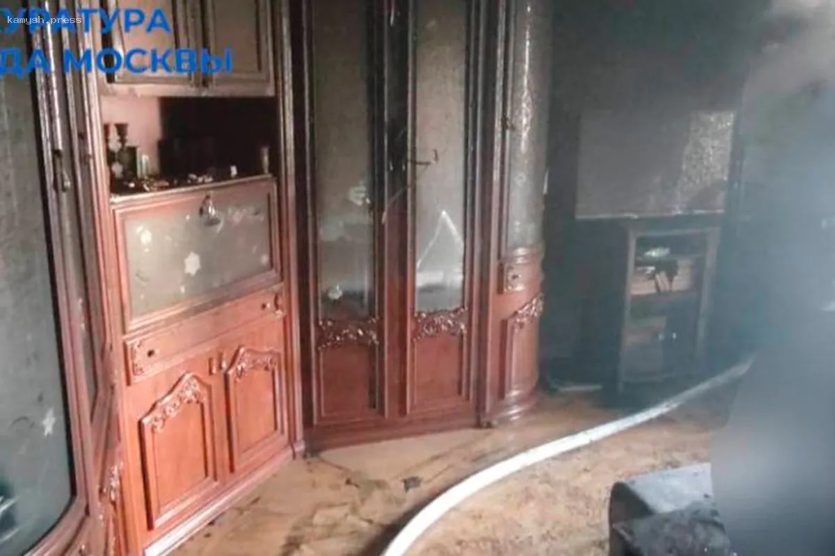 В Москве в результате пожара в жилом комплексе на Алтуфьевском шоссе погиб человек