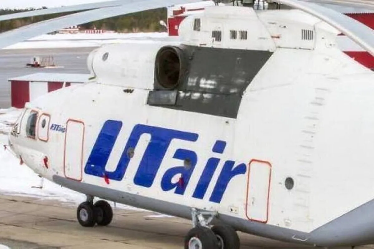 В ЯНАО сильный ветер сдул стремянку и повредил лопасти вертолета