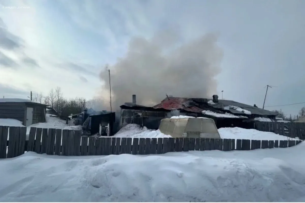 В Соликамске при ликвидации пожара погибли двое пожарных