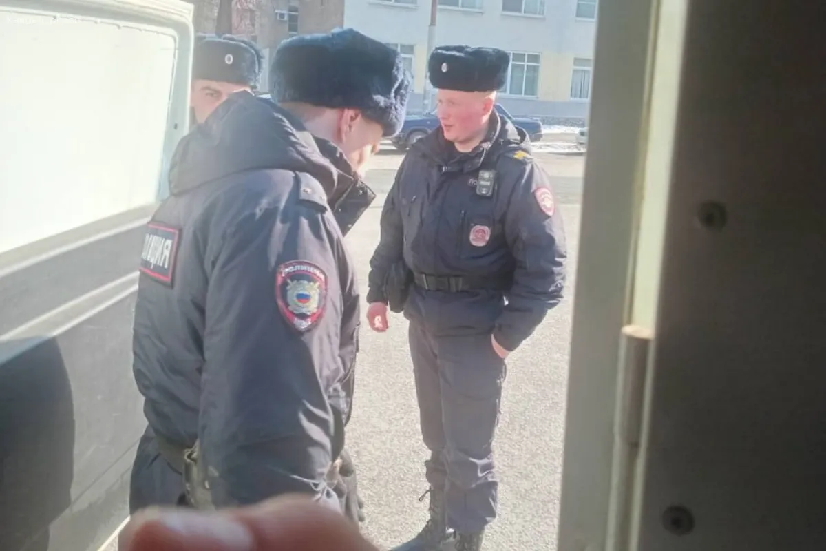 В Екатеринбурге правоохранители не позволили женщинам протестовать против насилия и нарушения репродуктивных прав