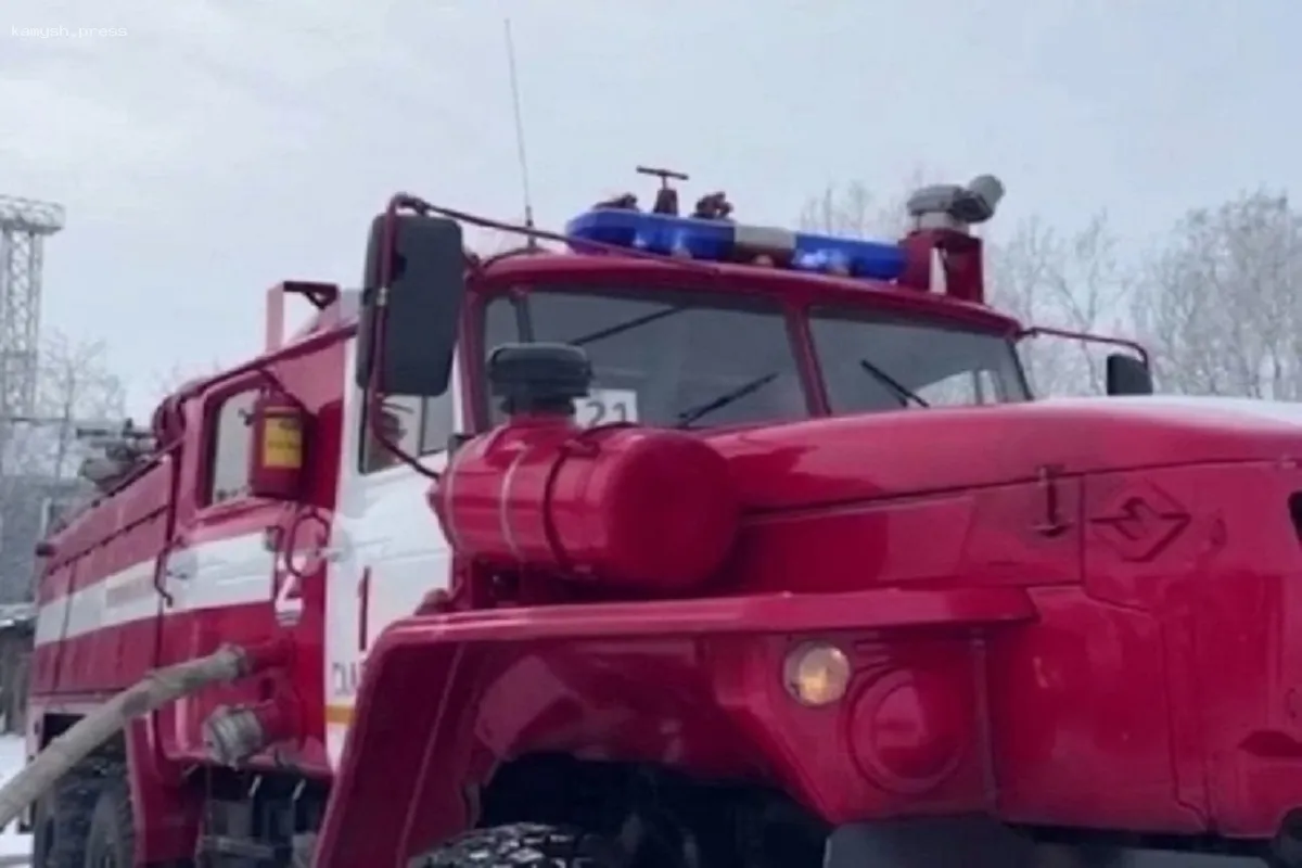 Пожар на строительной площадке школы в Ноябрьске