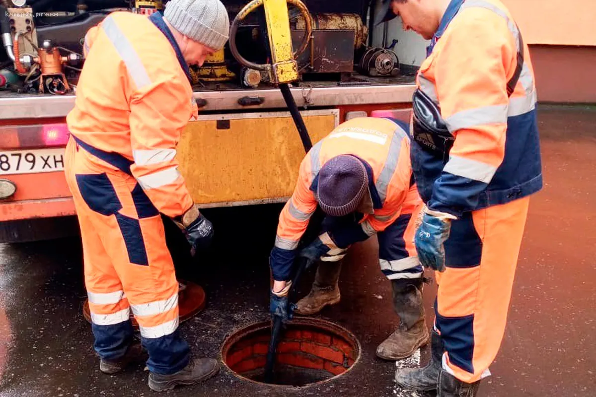 Коммунальные службы Пушкинского округа ликвидируют засоры в системах водоотведения